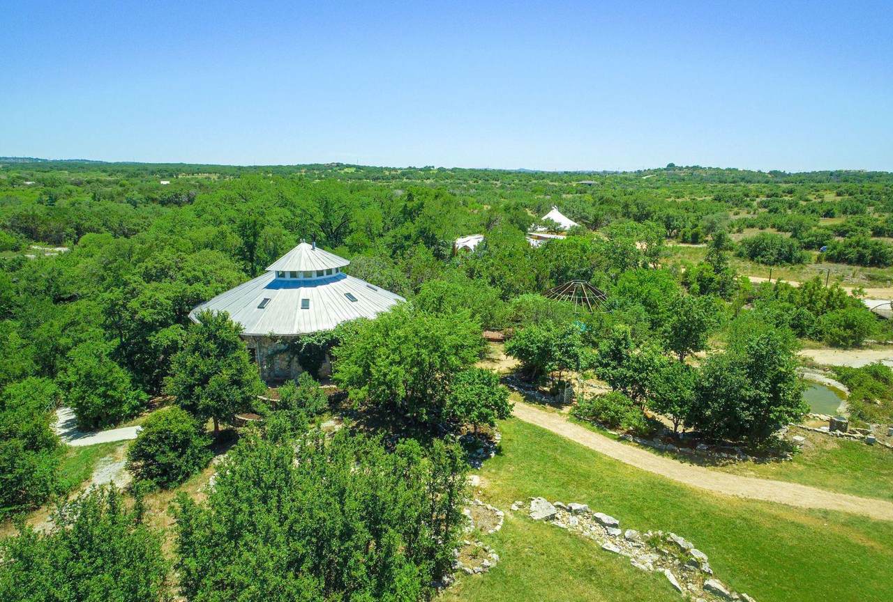 https://bt-photos.global.ssl.fastly.net/austin/1280_boomver_1_5725323-2.jpg