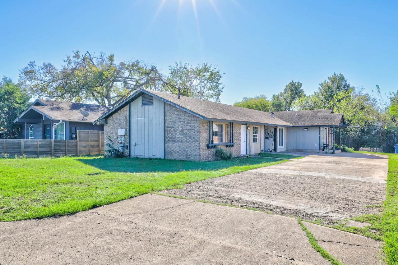 205 Liverpool Dr - Photo 1