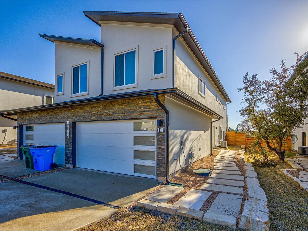 20507 Bonanza St - Photo 1