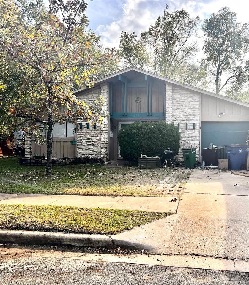 811 Glen Oak Dr - Photo 1