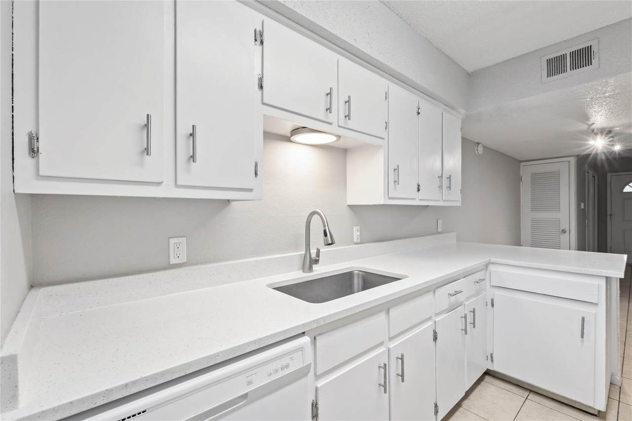 1301 Ben White Blvd - Photo 1