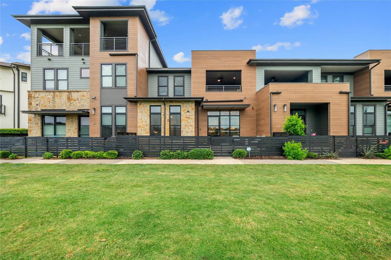 4702 Unity Cir - Photo 1