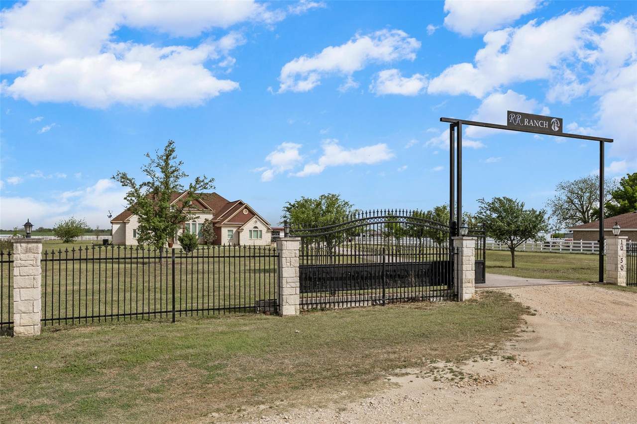 1050 Fm 619 Rd - Photo 1