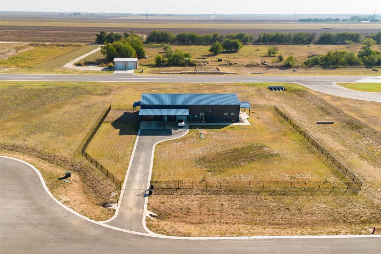 140 Airpark Dr - Photo 1