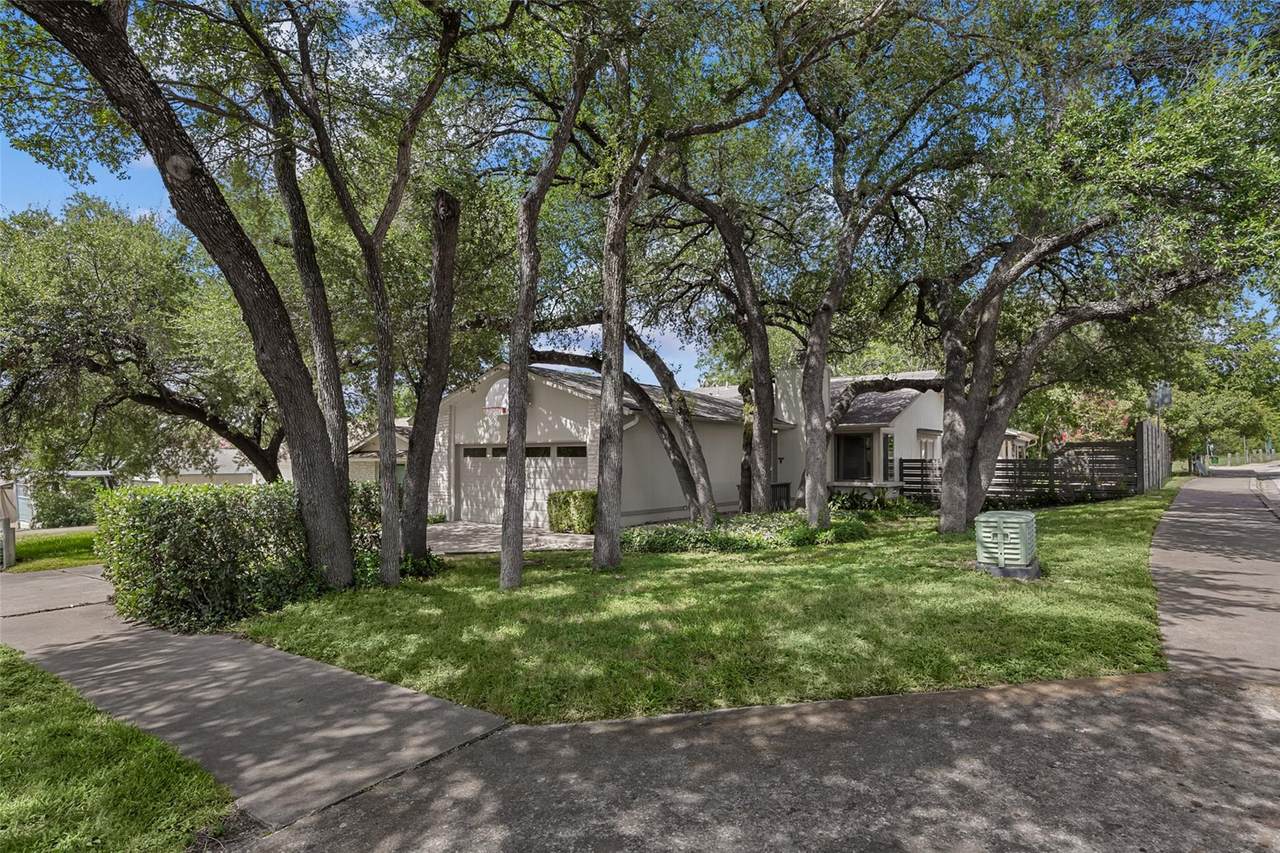 3211 Canter Ln - Photo 1