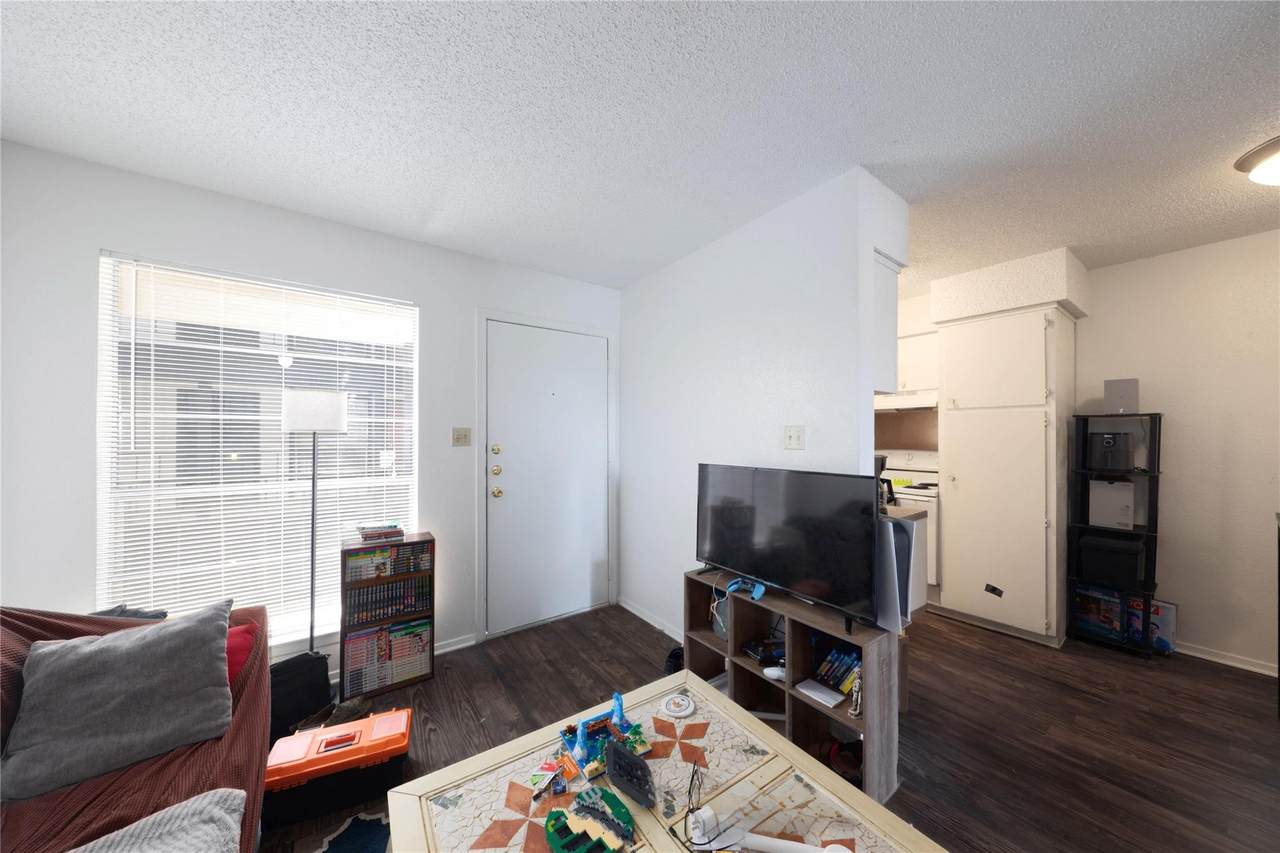 2803 Hemphill Park - Photo 1