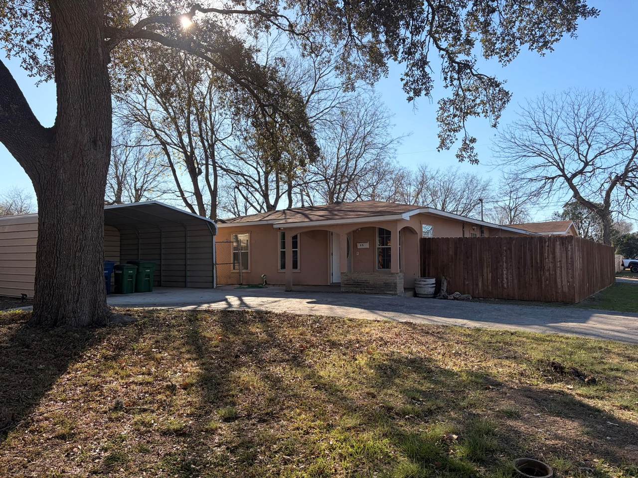 819 Rosehill Dr - Photo 1