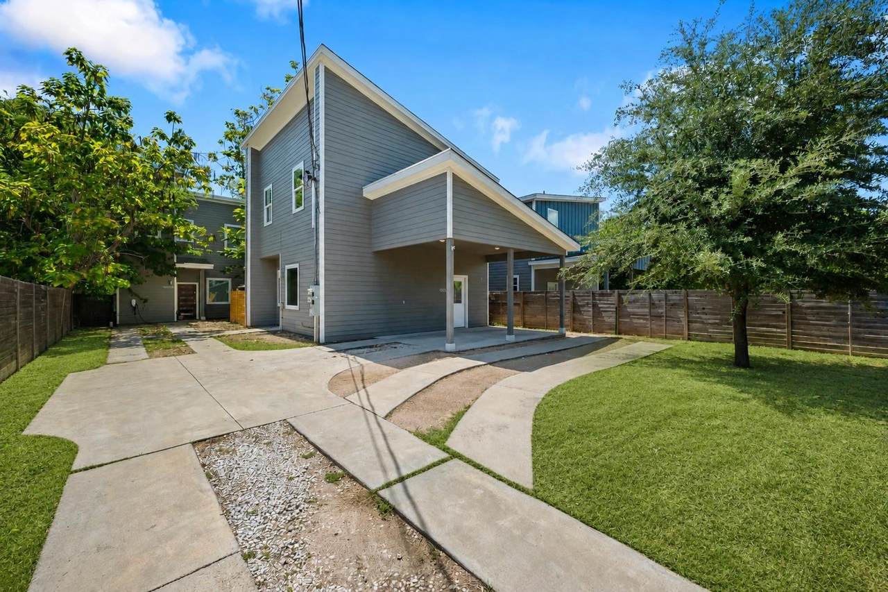1003 Valdez St - Photo 1