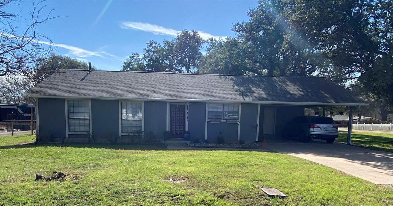 1305 Main St - Photo 1