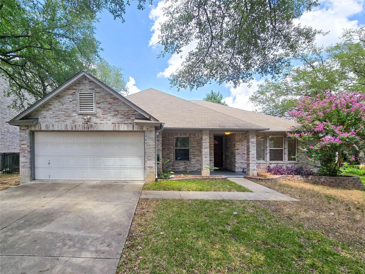 1318 Chalk Ln - Photo 1