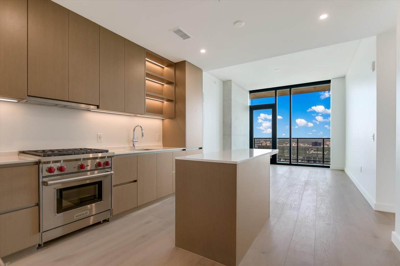 610 Davis St - Photo 1