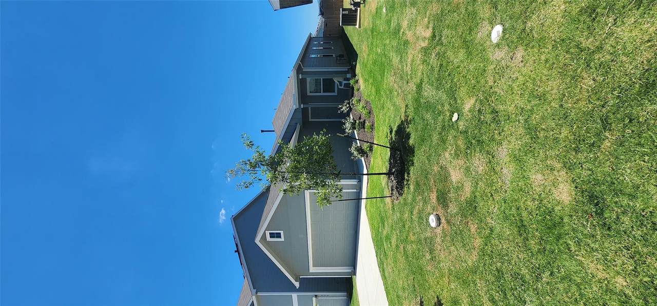 341 Amber Glen - Photo 1