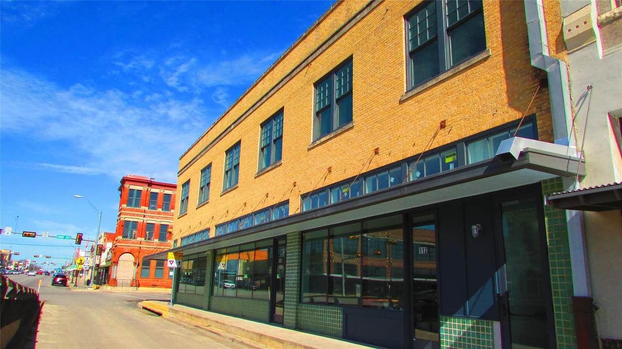 102 2nd St - Photo 1