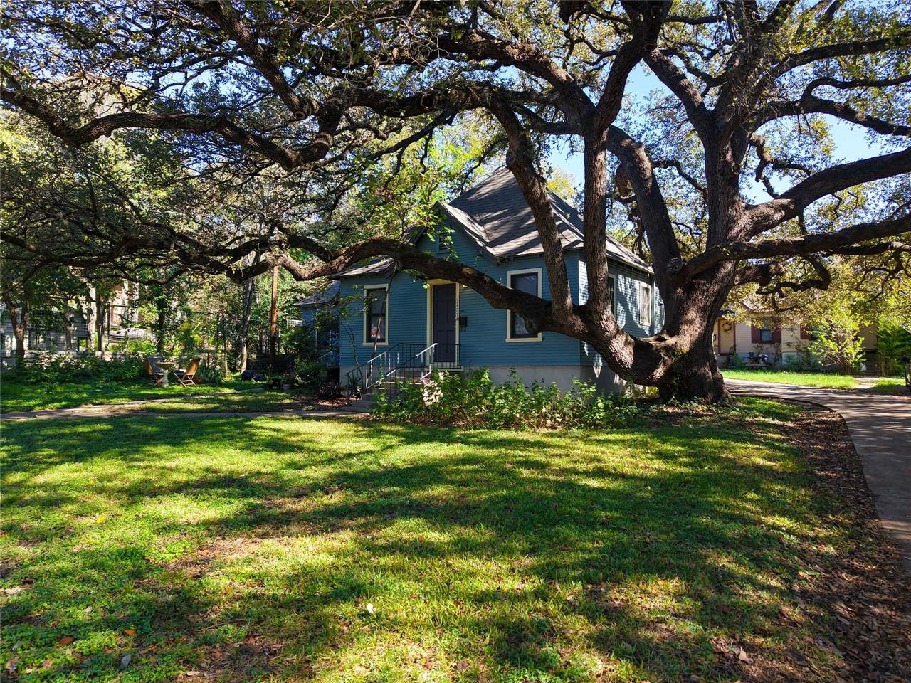 https://bt-photos.global.ssl.fastly.net/austin/1280_boomver_1_5992003-2.jpg