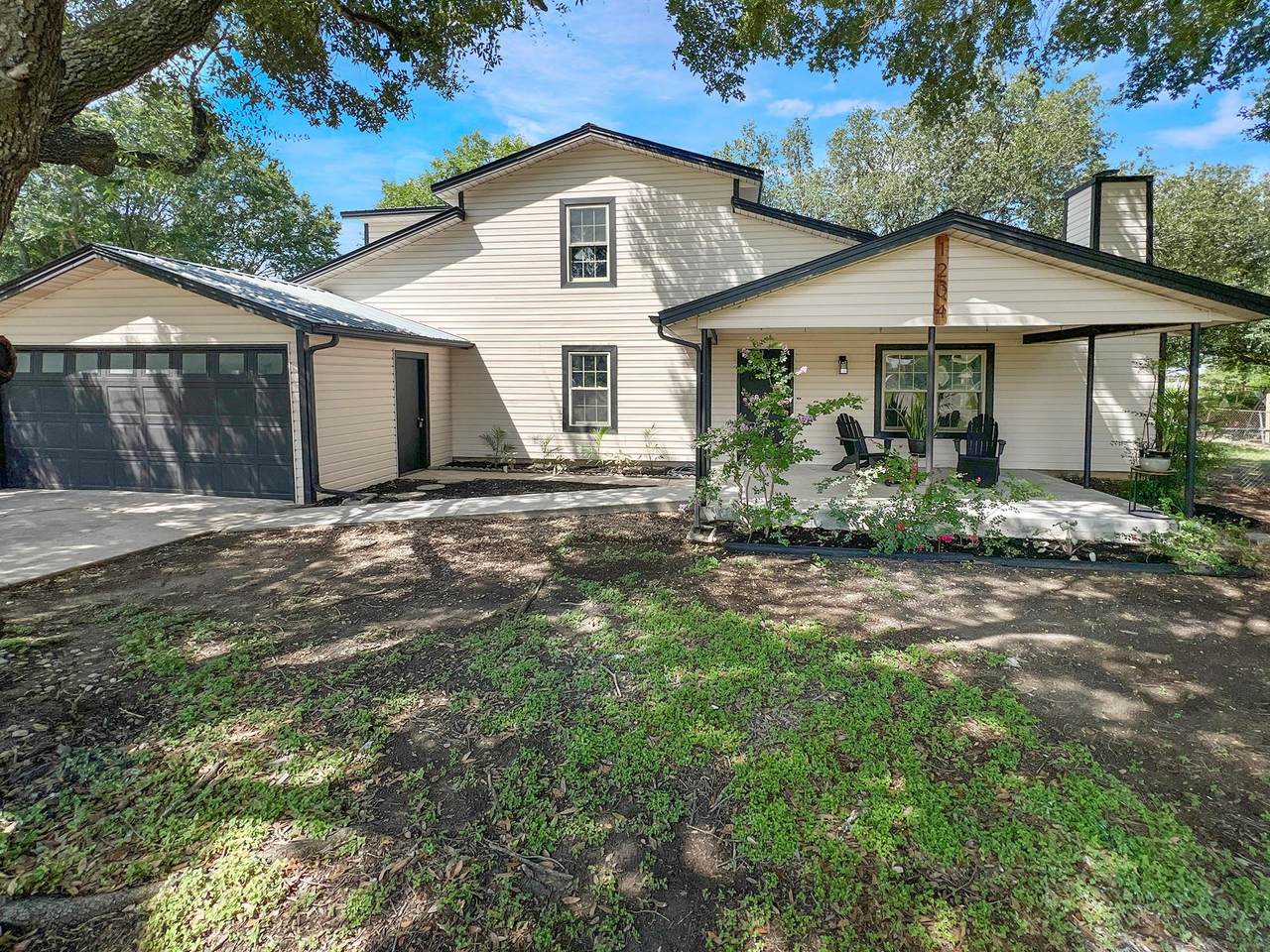 1204 Southpoint Dr - Photo 1