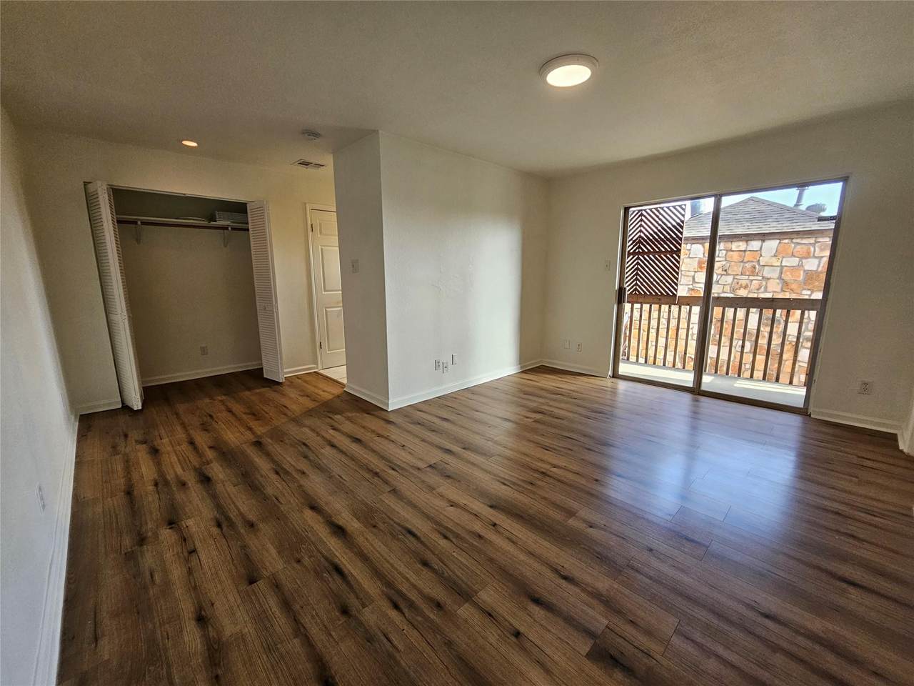 6903 Deatonhill Dr - Photo 1