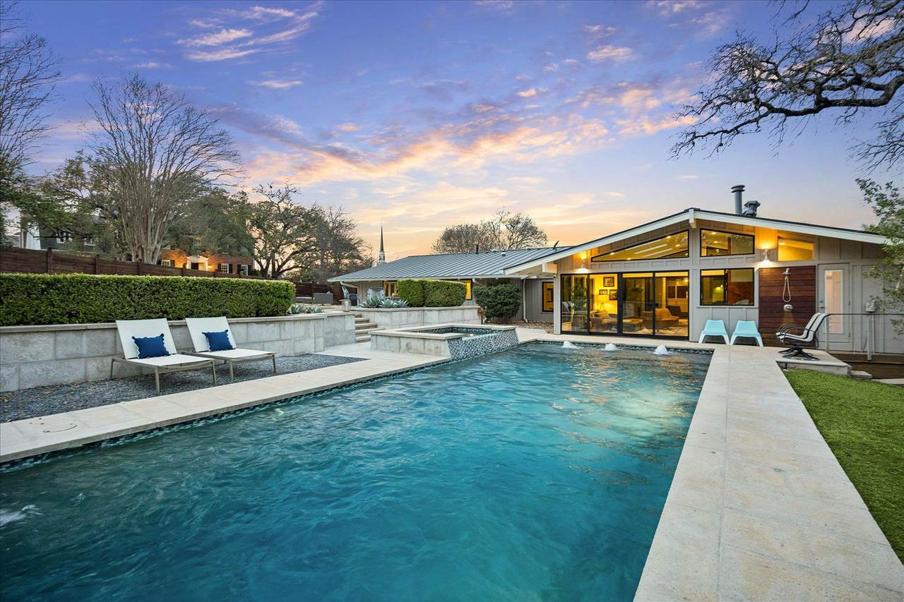 2613 Spring Ln - Photo 1