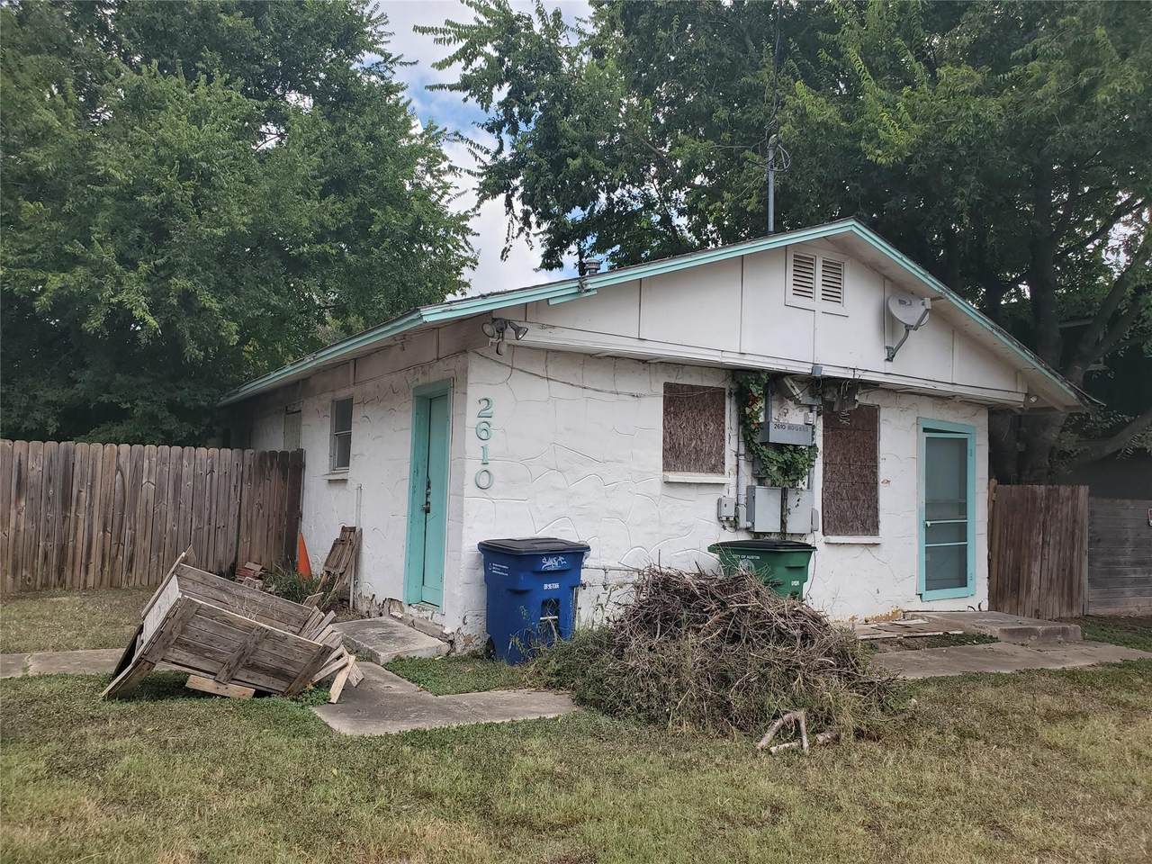 2610 Rogers Ave - Photo 1