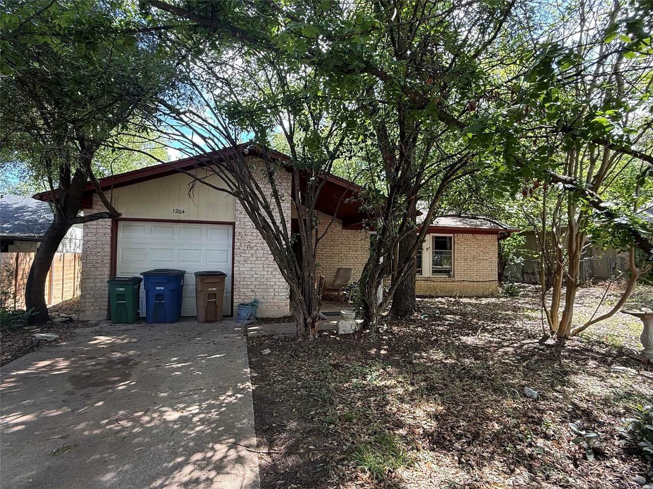 1204 Dunstan Dr - Photo 1
