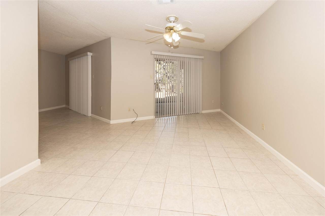 11 Deerfield Dr - Photo 1