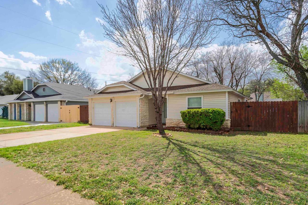 1910 Andover Dr - Photo 1