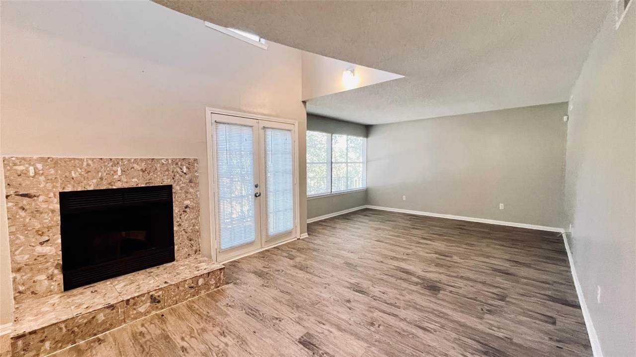 9201 Simmons - Photo 1