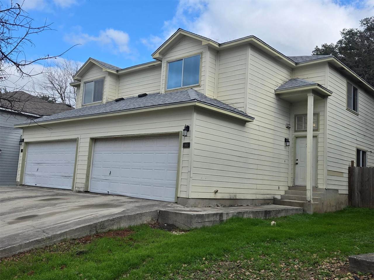 861-863 Sagewood Trl - Photo 1