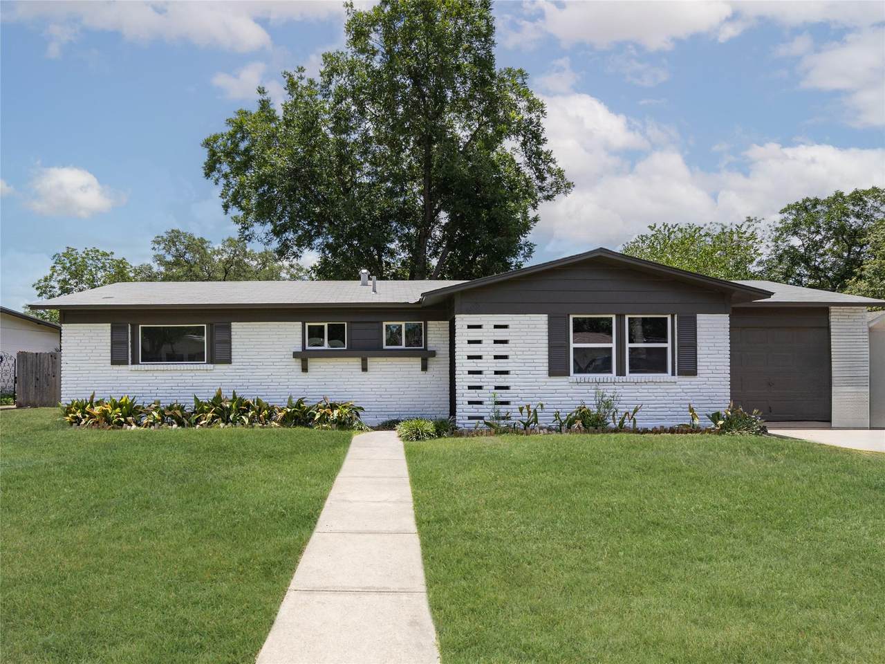 5418 Starfire - Photo 1