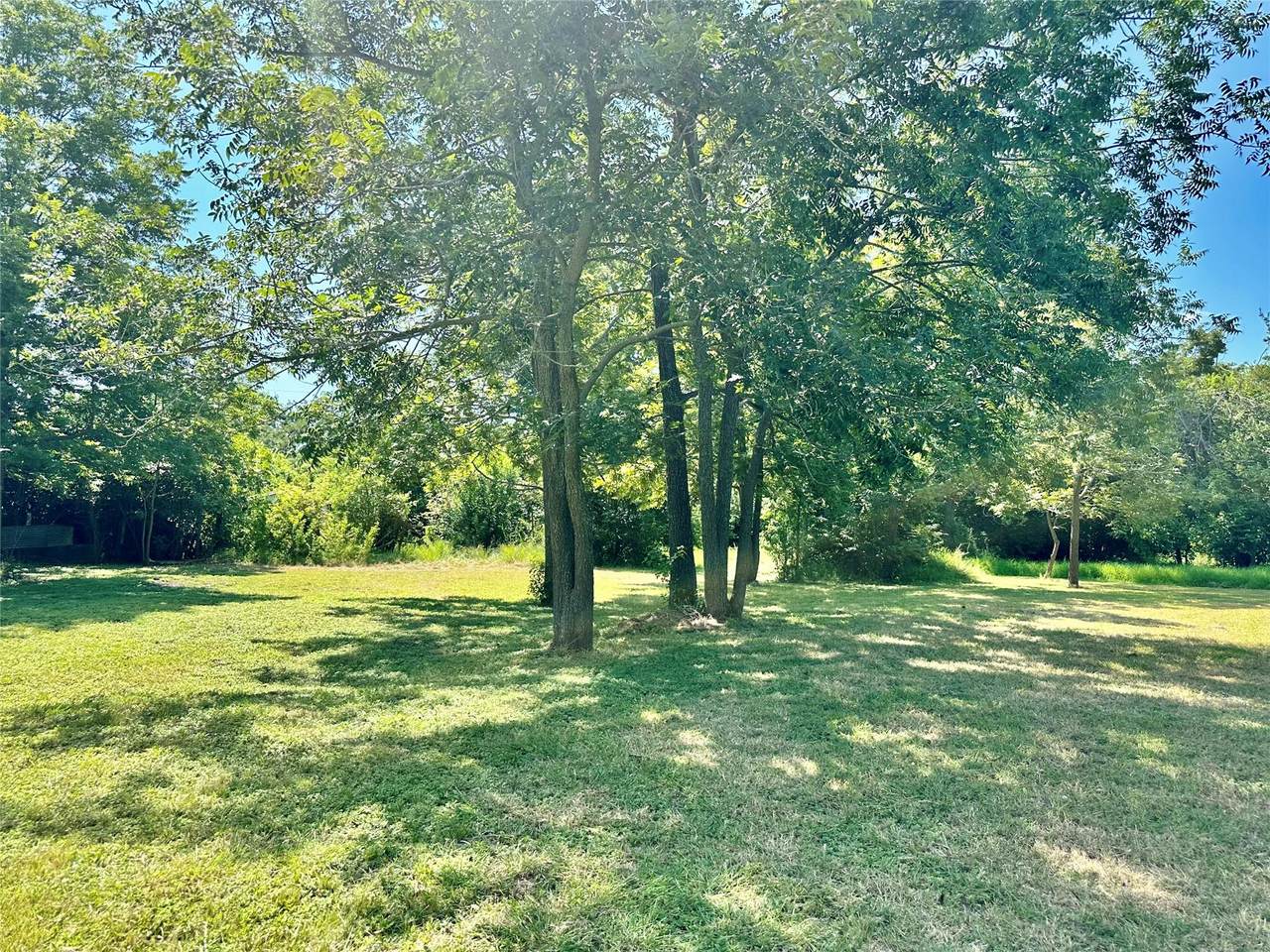 1009 18th St - Photo 1