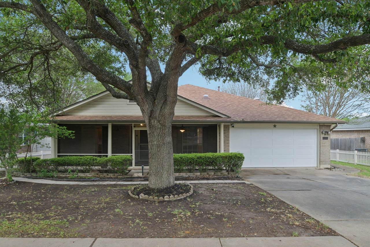 1300 Leah Ln - Photo 1