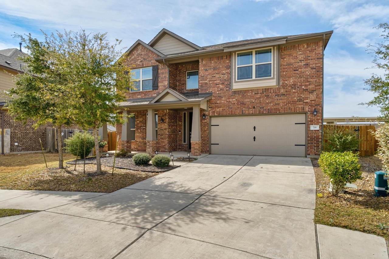 718 Hereford Loop - Photo 1