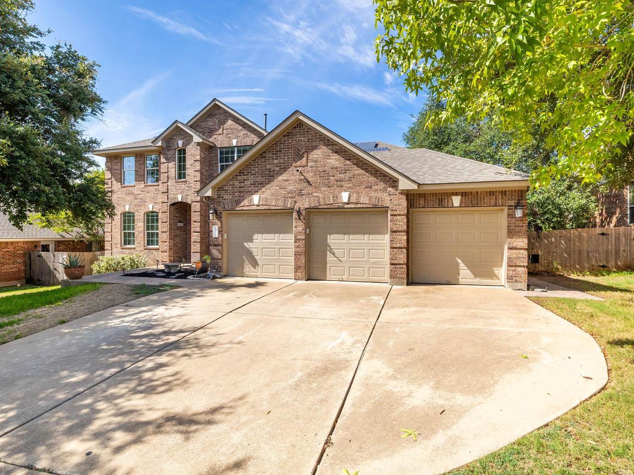 2407 Silver Spur Ln - Photo 1