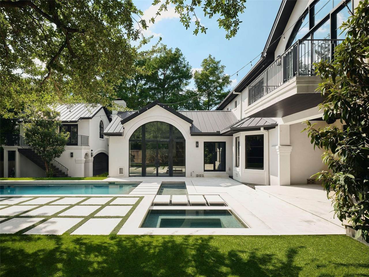 13 Niles Rd - Photo 1