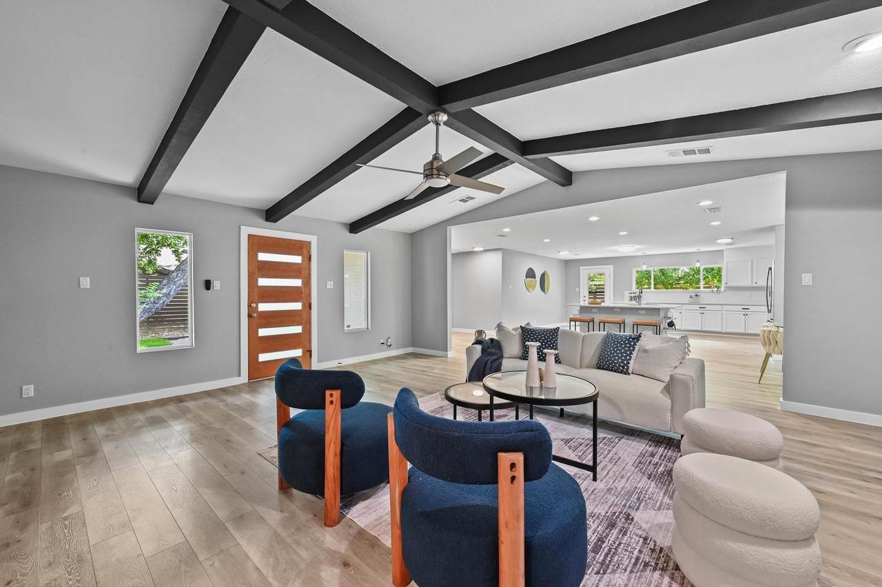 3305 Santa Monica Dr - Photo 1