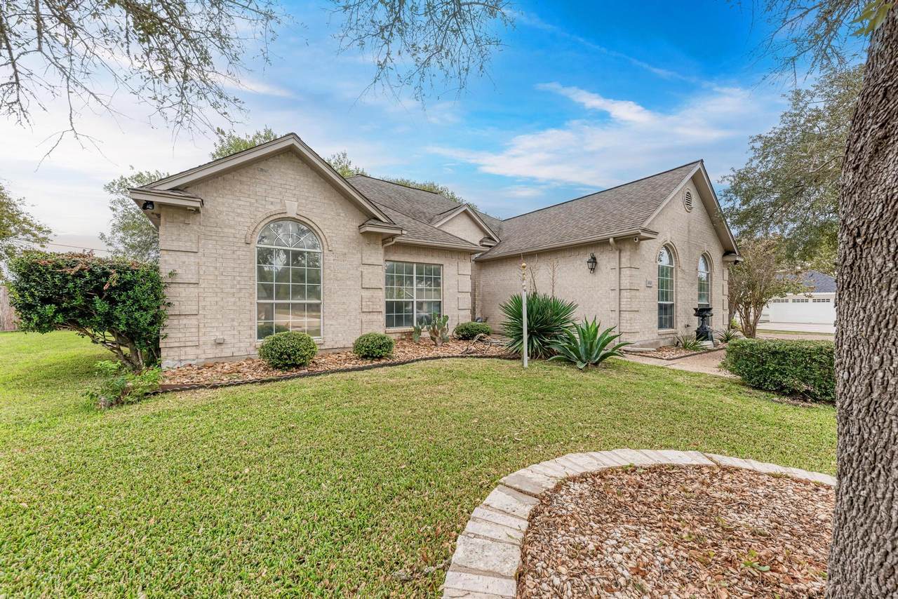 1610 Meadow Ln - Photo 1