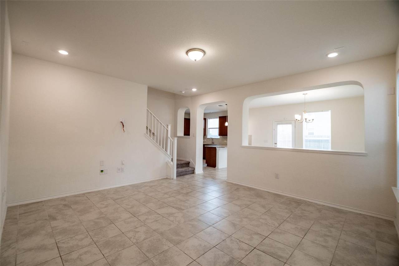 6412 Carriage Pines Dr - Photo 1