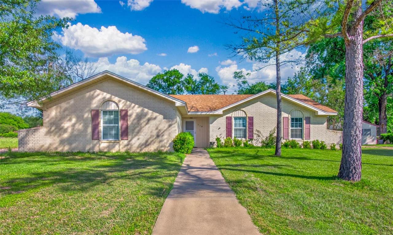 719 Karnes Dr - Photo 1