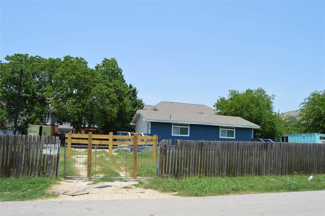 8014 Lake Dr - Photo 1