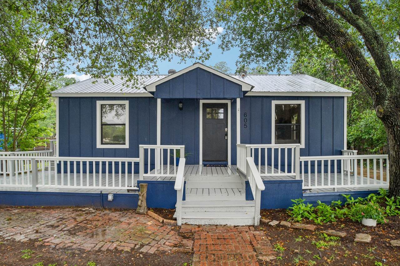 605 Bishop St - Photo 1