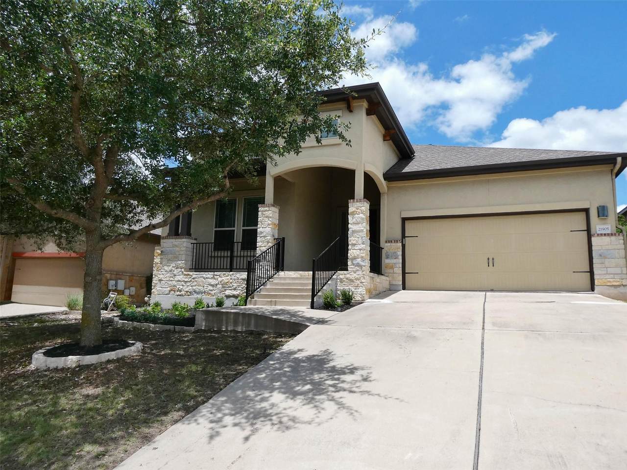 21905 Rock Wren Rd - Photo 1