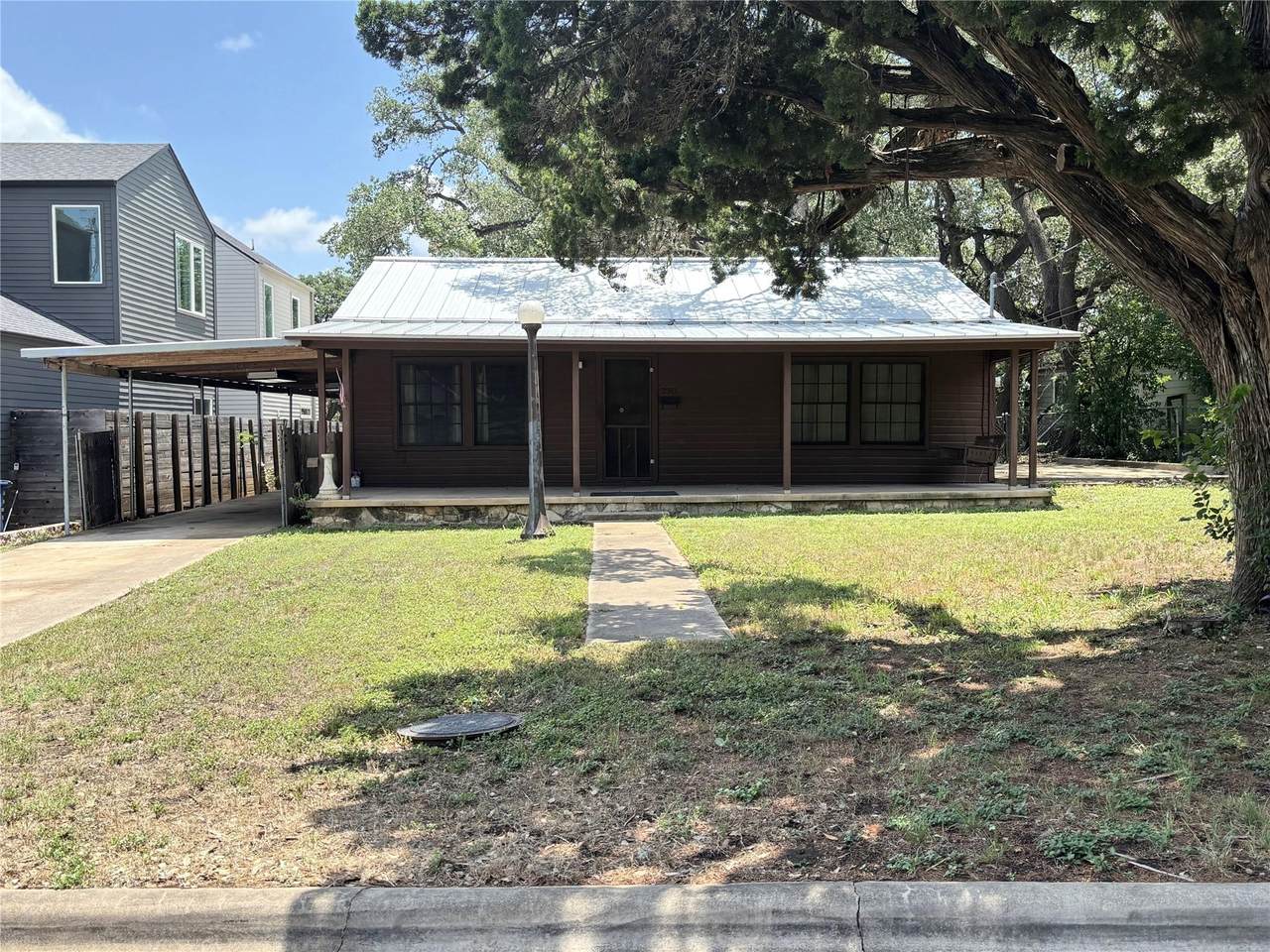 2503 4th St - Photo 1