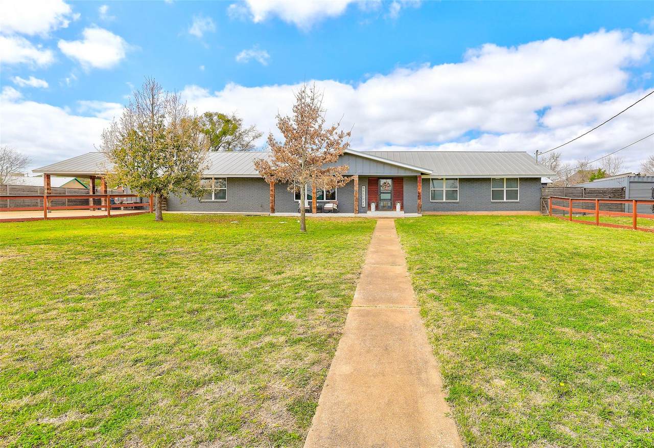 109 High Gabriel Dr - Photo 1