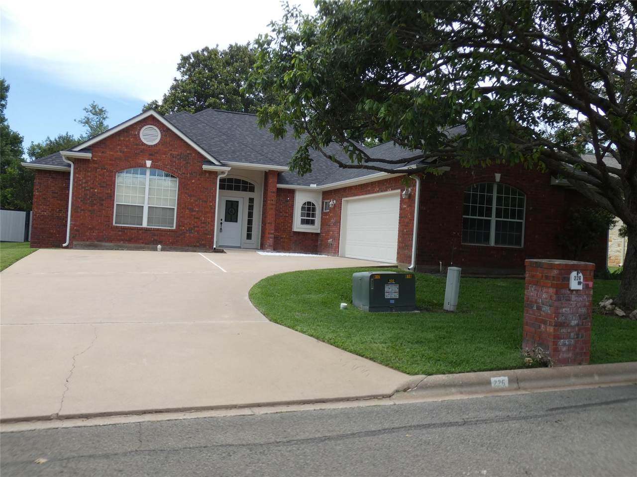 226 Muirfield St - Photo 1