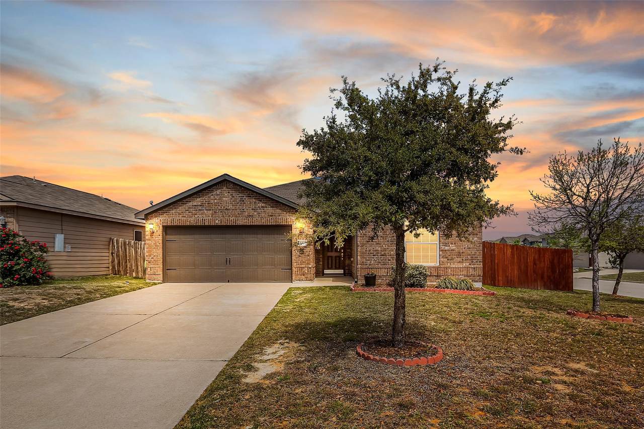 100 Robertson Ln - Photo 1