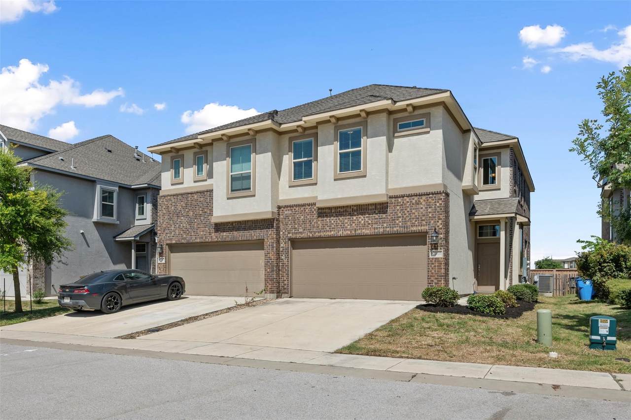 2202 Dillon Pond Ln - Photo 1