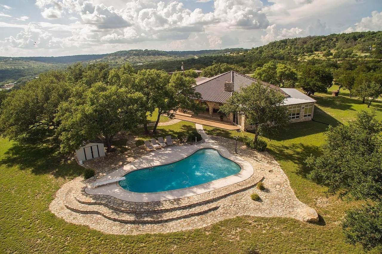 9763 Ranch Road 1623 - Photo 1