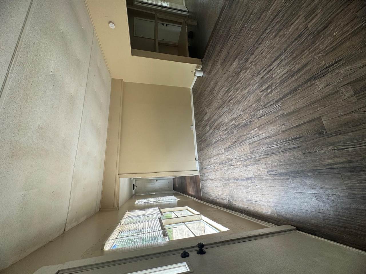 1105 Red River St - Photo 1