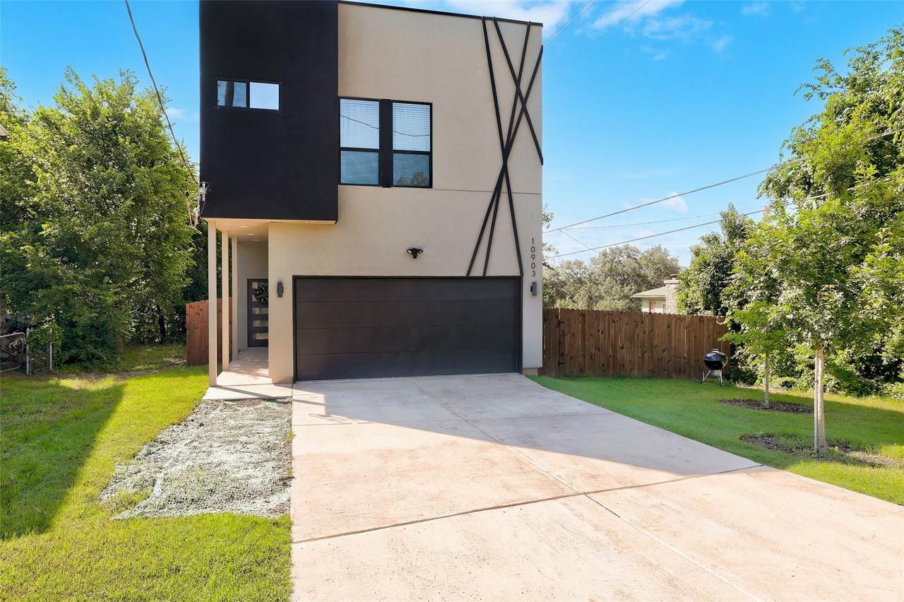 10903 Elm St - Photo 1