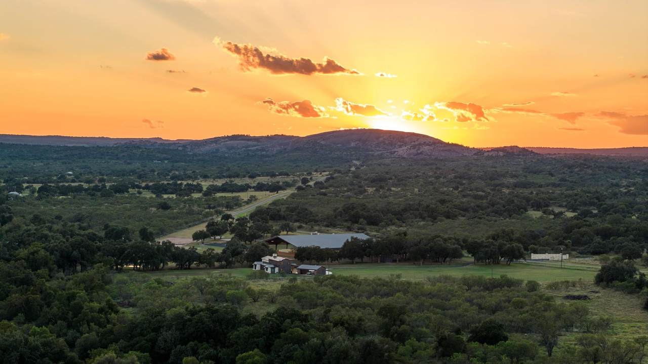 https://bt-photos.global.ssl.fastly.net/austin/1280_boomver_1_6436611-2.jpg