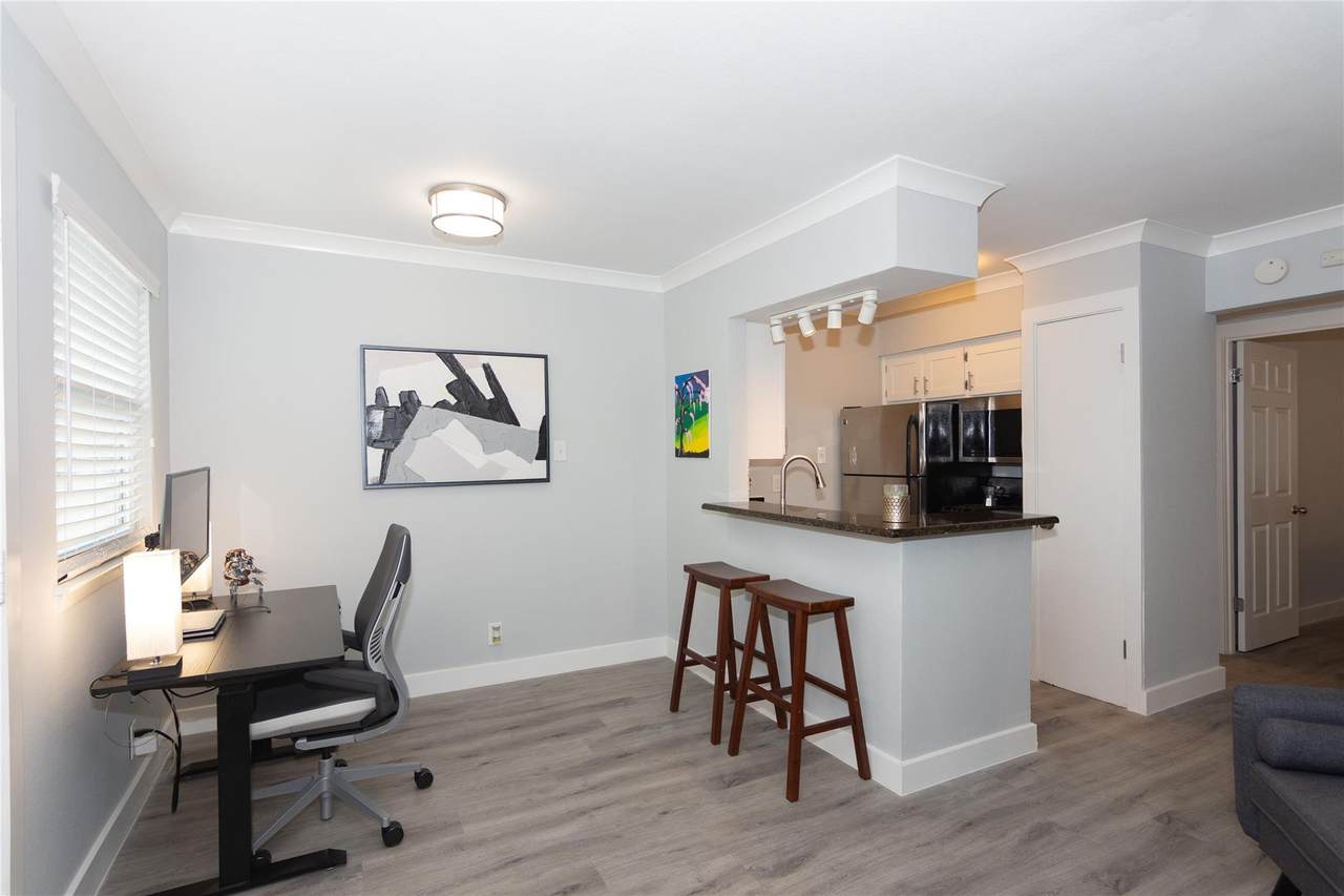 2401 Manor Rd - Photo 1